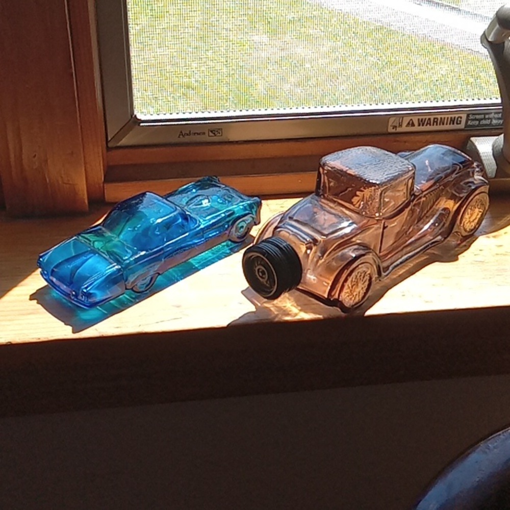 Classic Cars glass decore Avon aftershave set